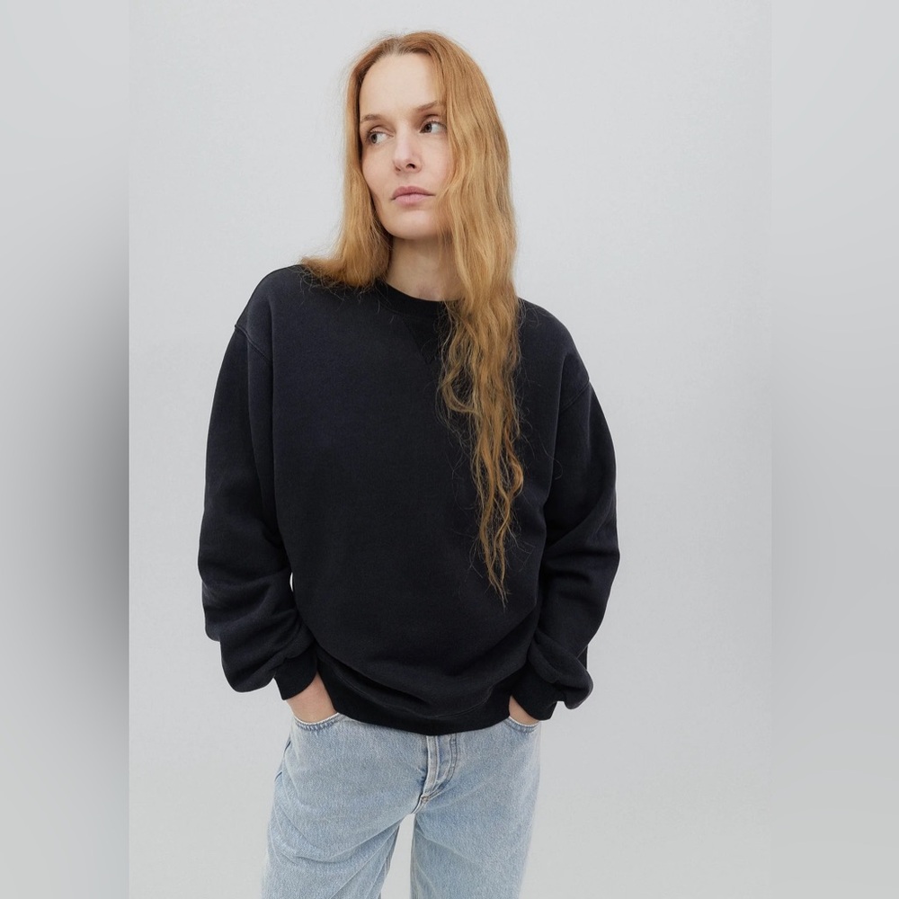 Black Crewneck Sweatshirt